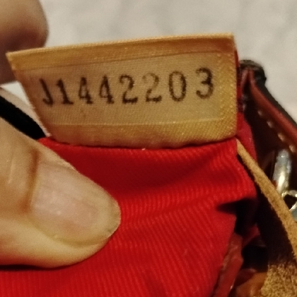 VTG Dooney & Bourke Camel & Brown Vacchetta Leather Monogram Handbag Crossbody - Picture 15 of 15